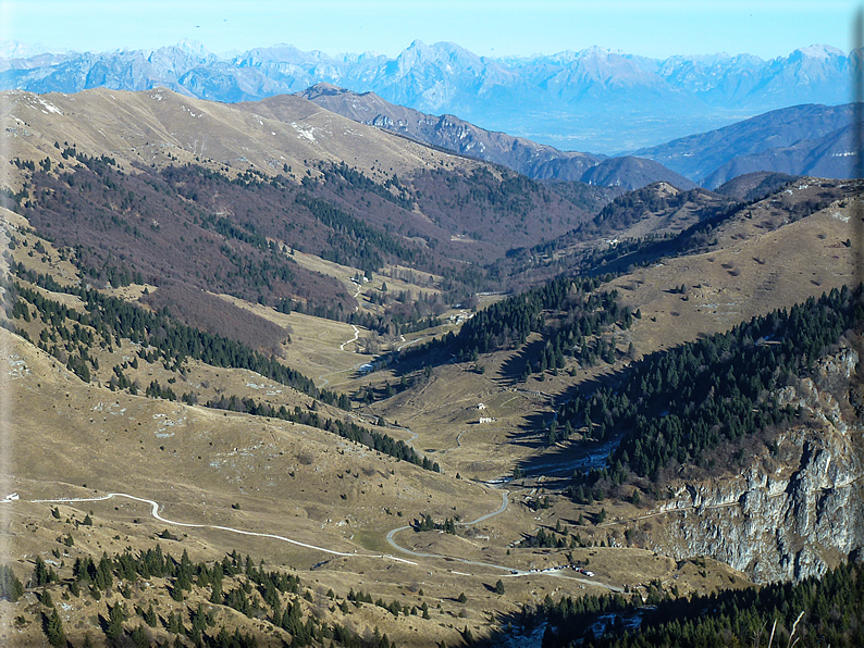 foto Salita al Col Serai e Cima Grappa